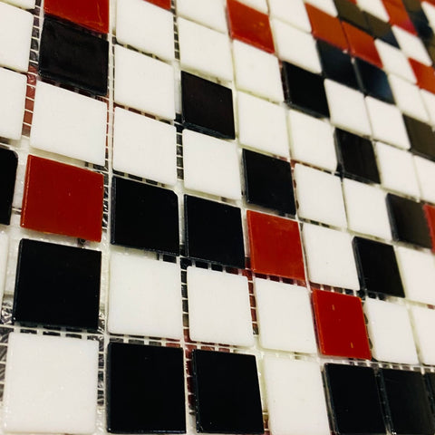 Mosaico Rojo Negro Blanco